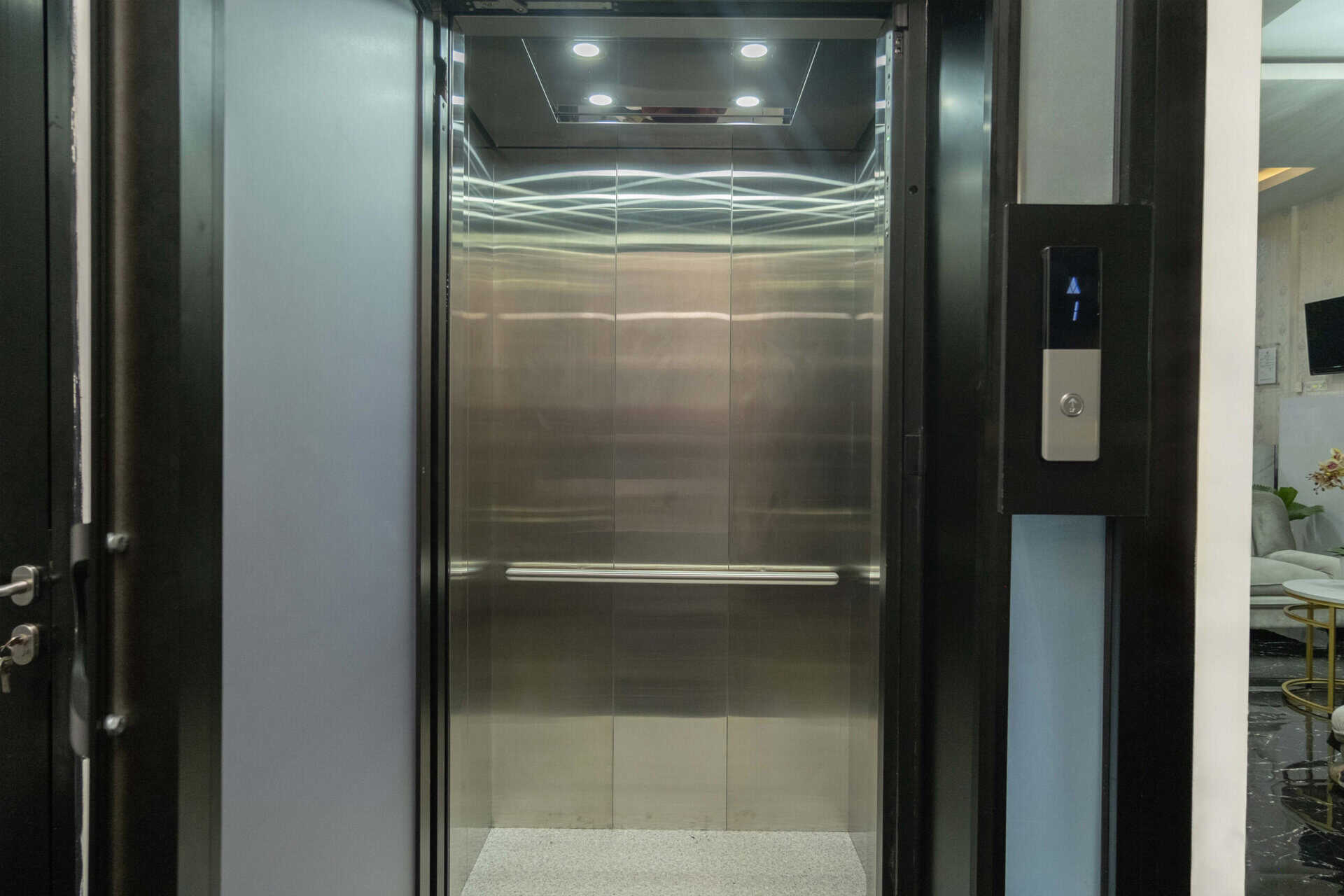 Homelift Cabin_Tebet_3